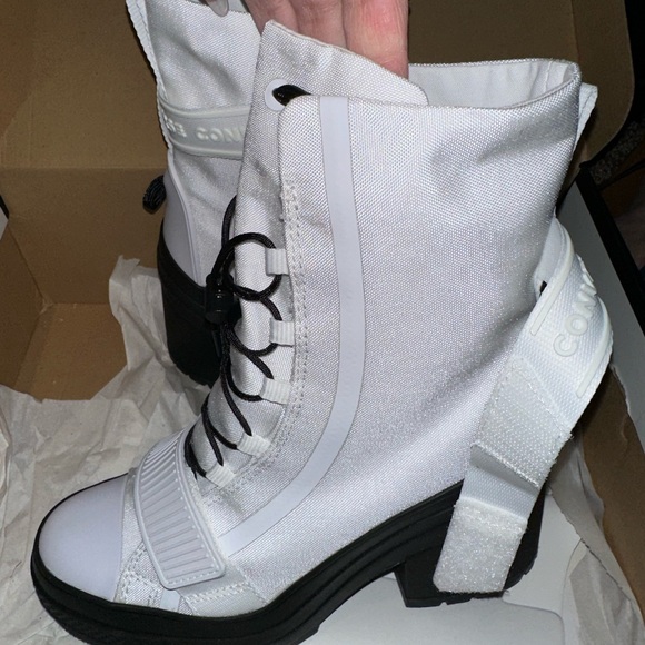 Converse Boots - Picture 2 of 5